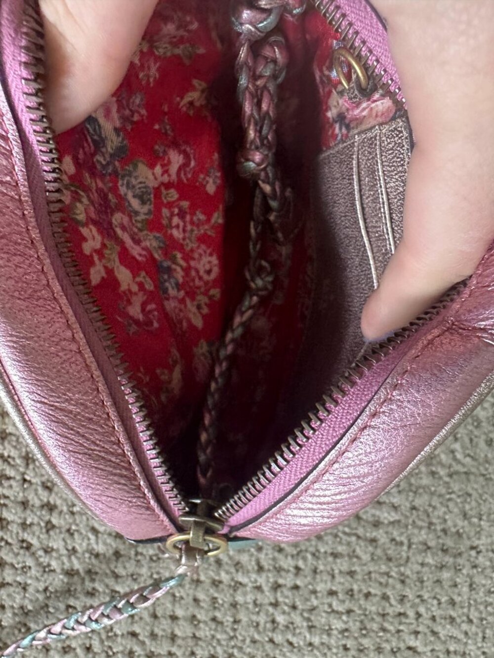 Gucci Laminated Nappa Trapuntata Mini Zumi Dome Shoulder Bag Crossbody - Picture 4 of 5